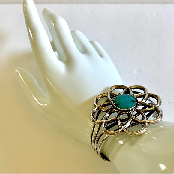 Vintage Jewelry - Vtg Silver and Turquoise Flower Cuff Bracelet